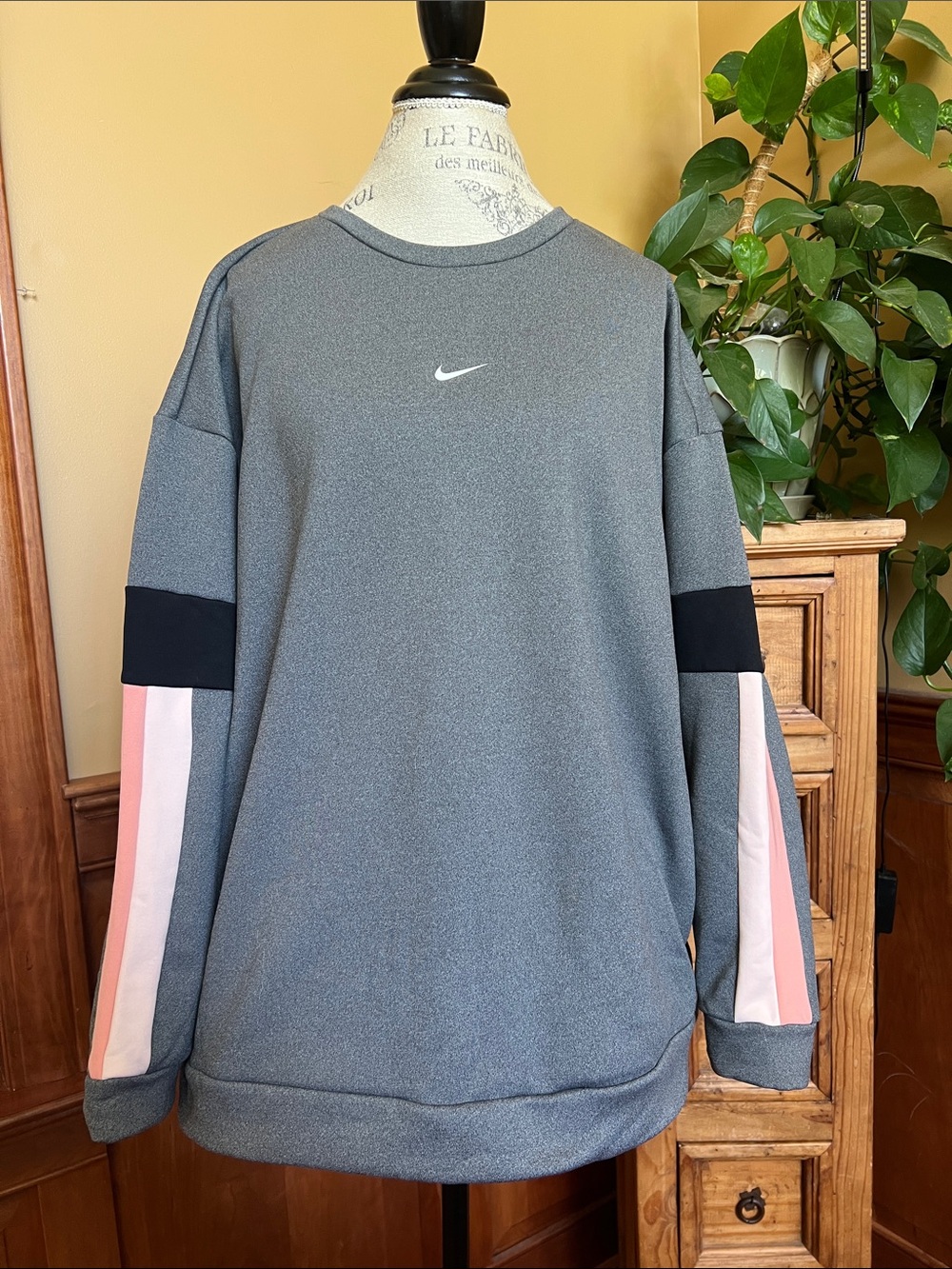 Nike Grey Crewneck Sweatshirt with Pink and Black Sleeve Stripes Women’s XXL